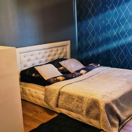 Green Apartment Варшава Екстериор снимка